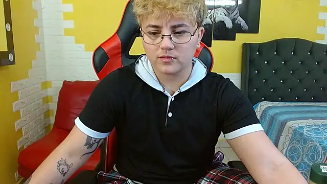 isabeautyx19 online show from October 5, 1:48 am