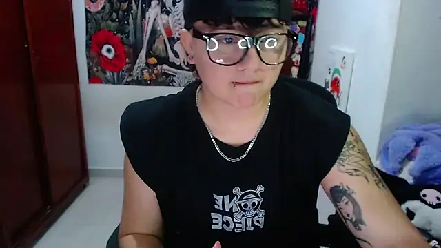 isabeautyx19 online show from April 28, 2:10 am