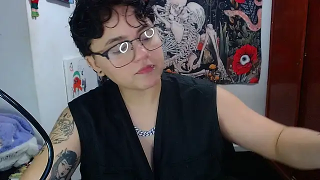 isabeautyx19 online show from May 15, 12:06 am