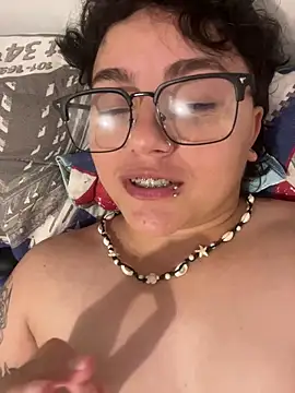 isabeautyx19 online show from May 24, 2:38 am