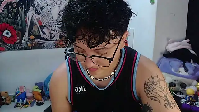 isabeautyx19 online show from May 28, 1:58 am