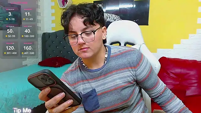 isabeautyx19 online show from June 1, 11:23 am