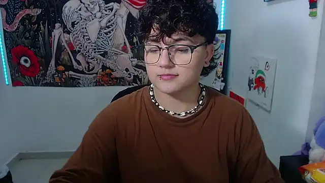 isabeautyx19 online show from June 9, 12:00 am