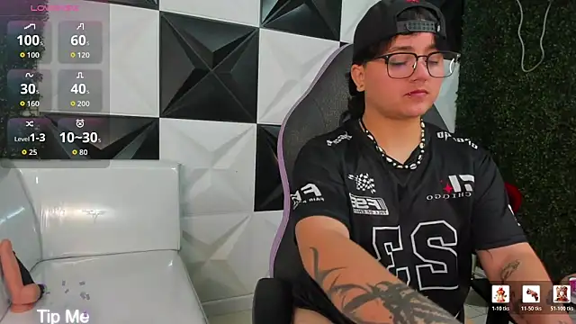 isabeautyx19 online show from June 10, 1:43 pm