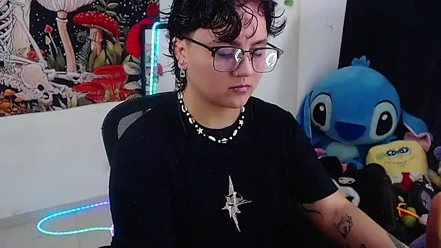 isabeautyx19 online show from July 7, 8:13 pm