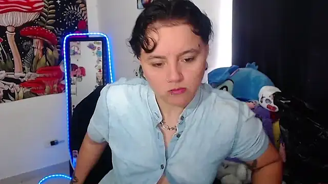 isabeautyx19 online show from July 26, 8:05 pm