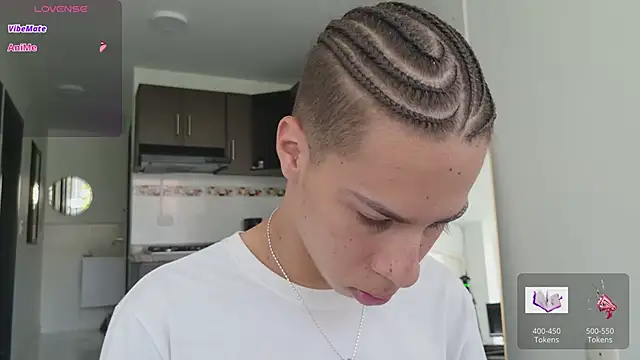 Snapshot of grey___27 chatting on February 15, 6:59 pm grey 27 online show from February 15, 6:59 pm