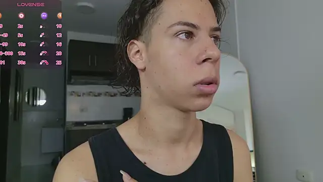 Snapshot of grey___27 chatting on February 17, 11:29 am grey 27 online show from February 17, 11:29 am