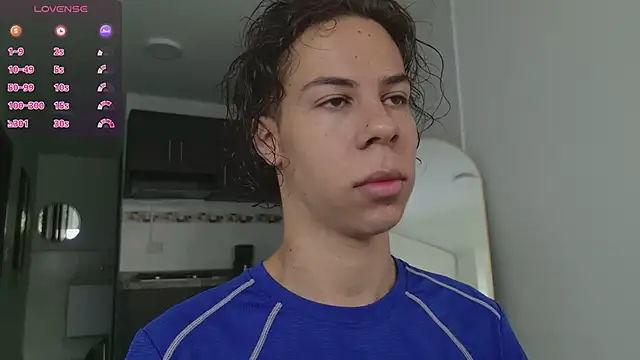 Snapshot of grey___27 chatting on February 18, 11:28 am grey 27 online show from February 18, 11:28 am