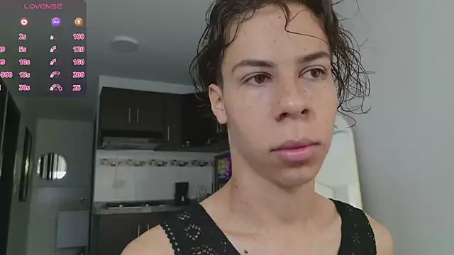 Snapshot of grey___27 chatting on February 23, 11:40 am grey 27 online show from February 23, 11:40 am