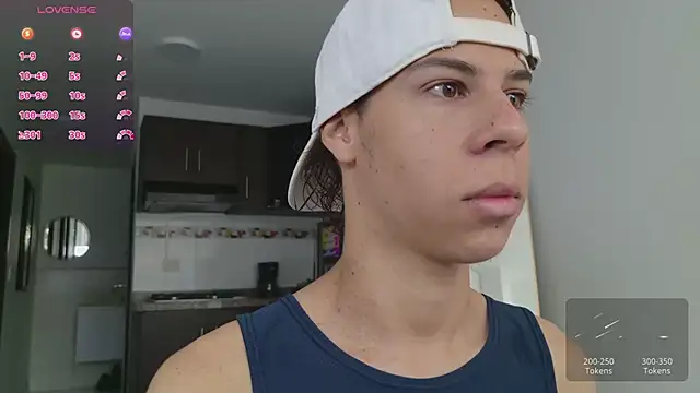 Snapshot of grey___27 chatting on March 3, 11:49 am grey 27 online show from March 3, 11:49 am