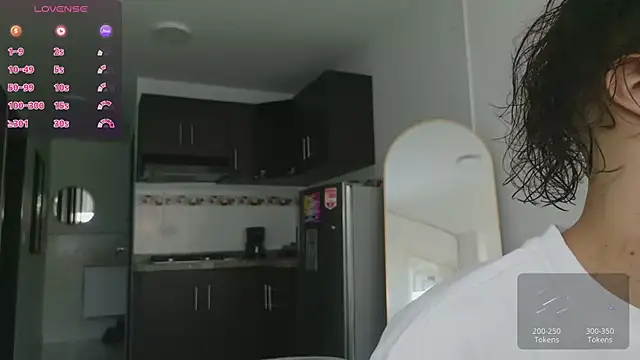 Snapshot of grey___27 chatting on March 7, 11:29 am grey 27 online show from March 7, 11:29 am