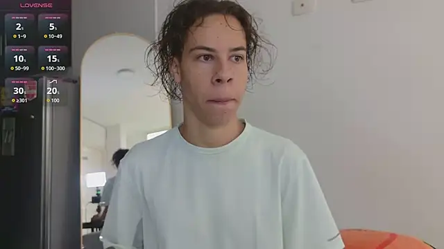 Snapshot of grey___27 chatting on March 23, 11:36 am grey 27 online show from March 23, 11:36 am