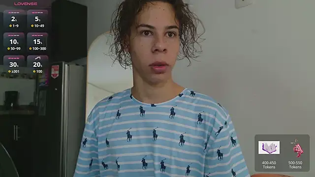 Snapshot of grey___27 chatting on March 24, 11:26 am grey 27 online show from March 24, 11:26 am