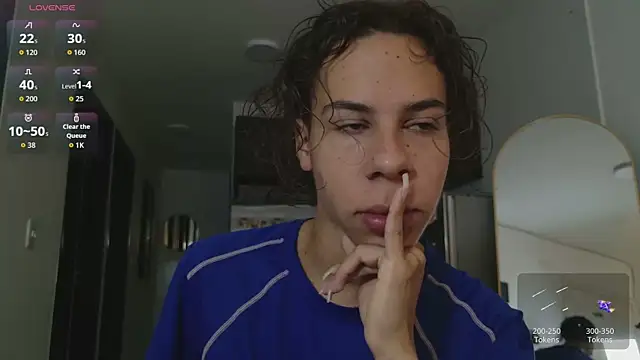 Snapshot of grey___27 chatting on March 27, 11:32 am grey 27 online show from March 27, 11:32 am