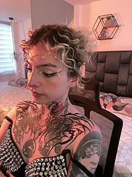 Snapshot of Bonnie_vega chatting on April 29, 7:53 pm Bonnie vega online show from April 29, 7:53 pm