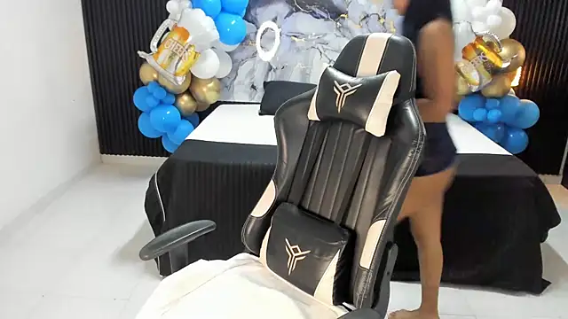 Ivy 16 online show from October 10, 12:04 pm