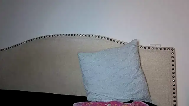 xoxcatt online show from February 1, 7:51 am