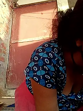 Snapshot of Mamta_Chaterjee chatting on April 14, 1:22 am Mamta Chaterjee online show from April 14, 1:22 am