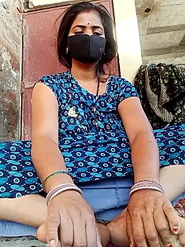 Snapshot of Mamta_Chaterjee chatting on May 7, 1:11 am Mamta Chaterjee online show from May 7, 1:11 am