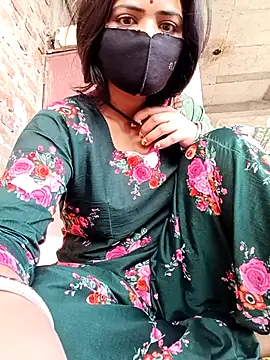 Snapshot of Mamta_Chaterjee chatting on May 15, 1:45 am Mamta Chaterjee online show from May 15, 1:45 am