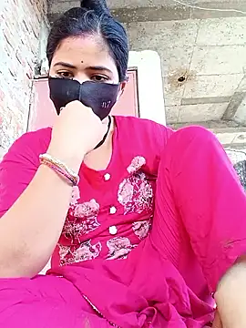 Snapshot of Mamta_Chaterjee chatting on June 5, 1:56 am Mamta Chaterjee online show from June 5, 1:56 am