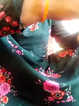 Snapshot of Mamta_Chaterjee chatting on June 26, 1:21 am Mamta Chaterjee online show from June 26, 1:21 am