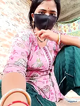 Snapshot of Mamta_Chaterjee chatting on July 14, 2:05 am Mamta Chaterjee online show from July 14, 2:05 am