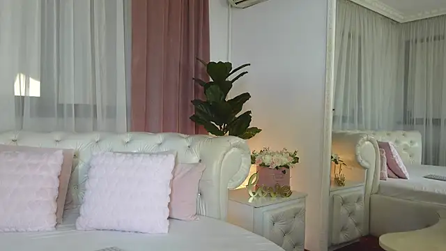 NinaCrystal1 online show from July 23, 10:13 am