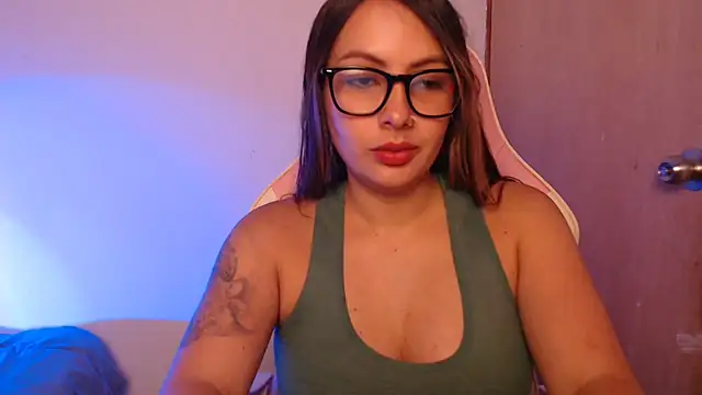 lalawhitte online show from November 10, 1:43 pm