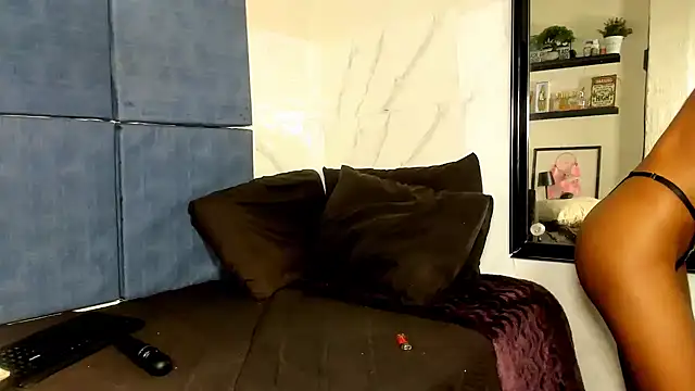 Snapshot of Ebonydollxx chatting on May 22, 6:24 pm Ebonydollxx online show from May 22, 6:24 pm