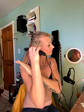 Snapshot of Cutetrans90 chatting on October 20, 5:13 pm Cutetrans90 online show from October 20, 5:13 pm