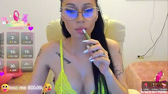 kissnicol32 online show from November 22, 4:39 pm