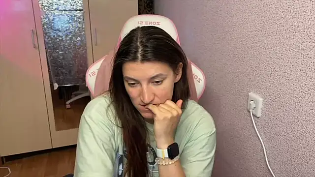 Katrin  kiss online show from April 28, 5:40 pm