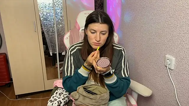 Katrin  kiss online show from May 4, 5:20 pm