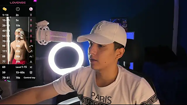 Snapshot of Brat_ chatting on December 12, 2:00 pm Brat online show from December 12, 2:00 pm