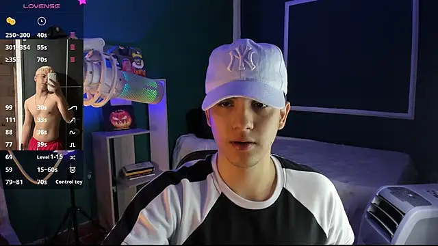 Snapshot of Brat_ chatting on December 13, 2:27 pm Brat online show from December 13, 2:27 pm