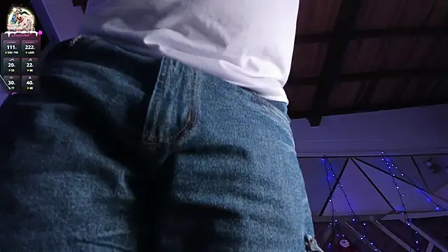 Snapshot of Brat_ chatting on December 23, 3:23 pm Brat online show from December 23, 3:23 pm