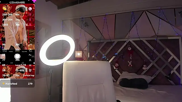 Snapshot of Brat_ chatting on December 31, 4:04 pm Brat online show from December 31, 4:04 pm