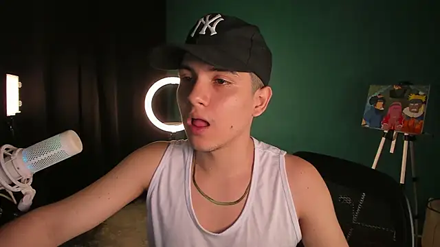 Snapshot of Brat_ chatting on January 14, 5:45 pm Brat online show from January 14, 5:45 pm