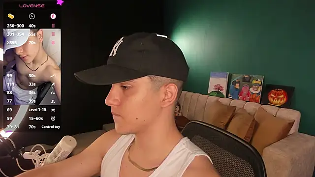 Snapshot of Brat_ chatting on January 28, 8:58 pm Brat online show from January 28, 8:58 pm