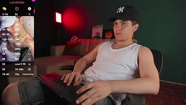 Snapshot of Brat_ chatting on February 8, 12:28 pm Brat online show from February 8, 12:28 pm