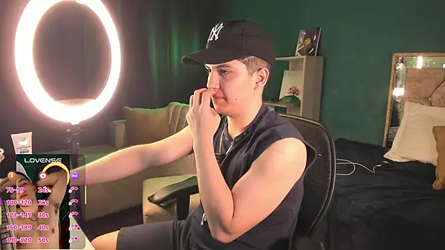 Snapshot of Brat_ chatting on September 16, 4:19 pm Brat online show from September 16, 4:19 pm