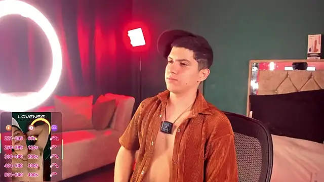 Snapshot of Brat_ chatting on September 18, 8:22 pm Brat online show from September 18, 8:22 pm