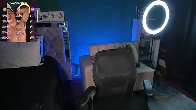 Snapshot of Brat_ chatting on October 4, 5:22 pm Brat online show from October 4, 5:22 pm