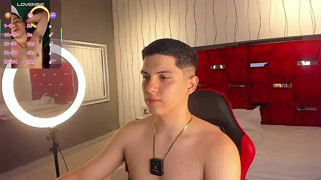 Snapshot of Brat_ chatting on October 17, 8:44 pm Brat online show from October 17, 8:44 pm