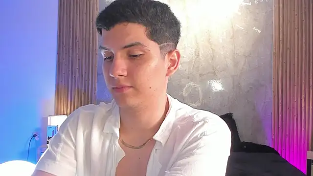 Snapshot of Brat_ chatting on November 25, 10:21 pm Brat online show from November 25, 10:21 pm