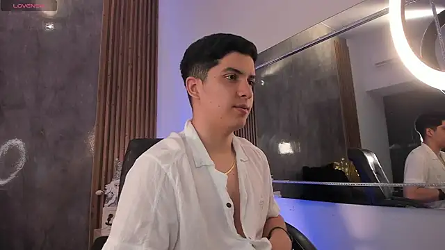 Snapshot of Brat_ chatting on December 1, 4:06 am Brat online show from December 1, 4:06 am