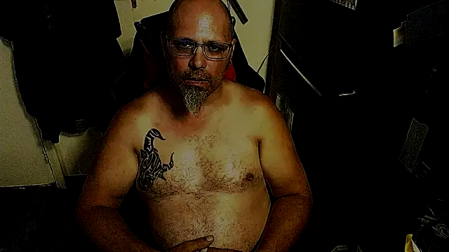 Snapshot of KrazyLegz chatting on June 20, 2:58 am KrazyLegz online show from June 20, 2:58 am