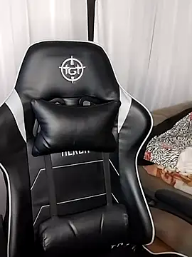 Japabaixinha online show from March 11, 3:37 am